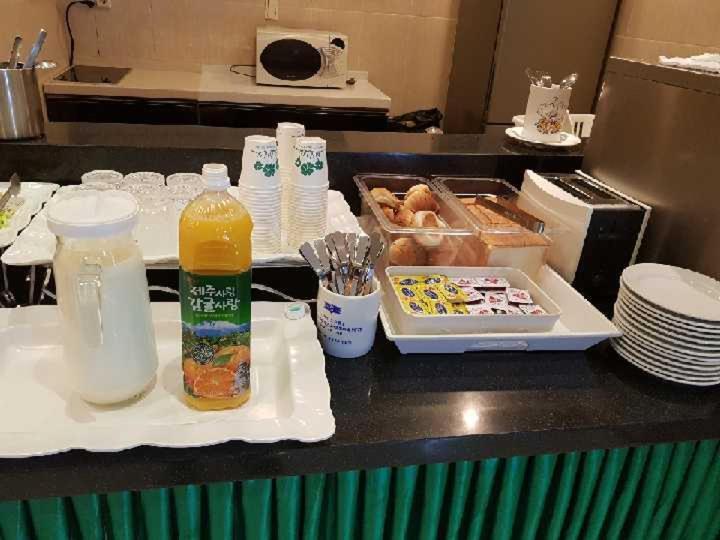 Changwon Olympic Hotel الغرفة الصورة